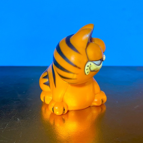GARFIELD THE CAT VINTAGE 1981 SOLID PVC COLLECTIBLE FIGURE 2” JAPAN - Picture 7 of 11